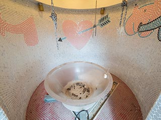 Underground bath in Hotel Gaia
