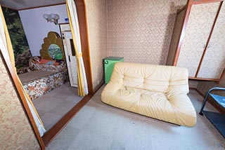 Abandoned Love Hotel Touge Guest Room