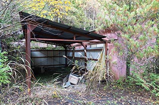Abandoned Love Hotel Crown Carport